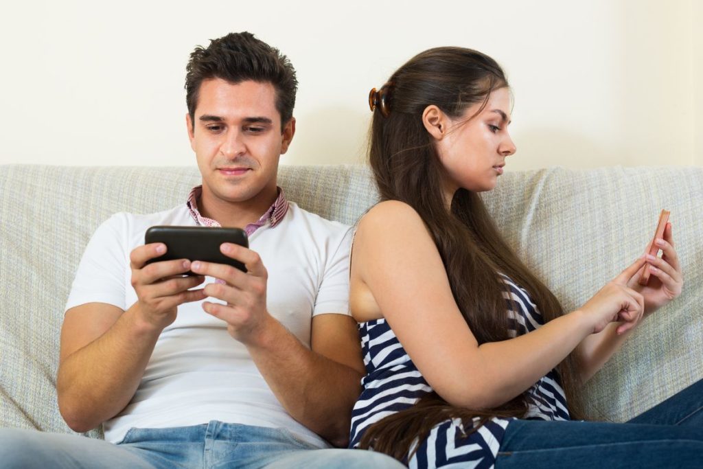 savoir si votre conjoint espionne votre téléphone